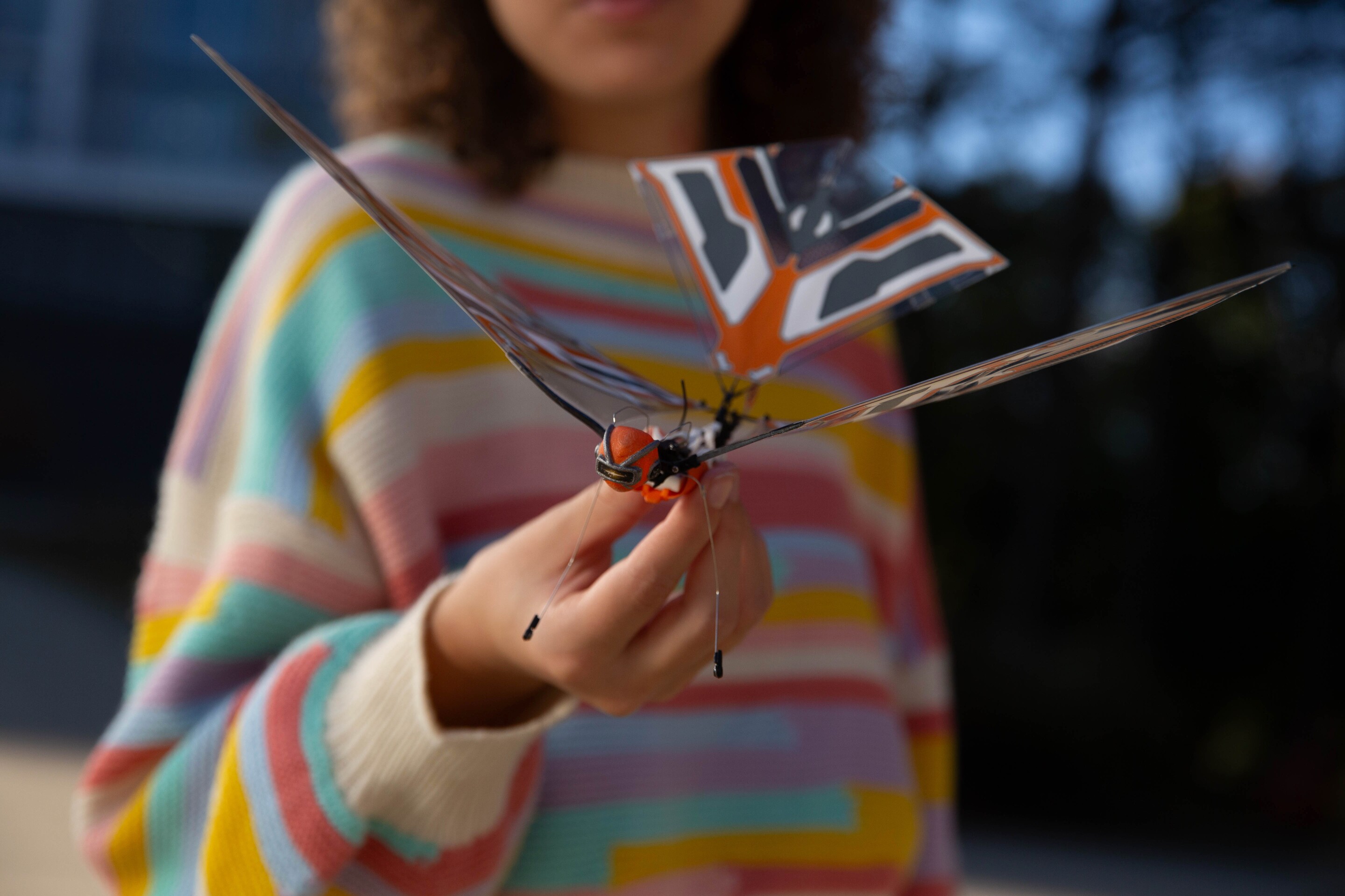 Bionic Bird releases upgraded X Fly remote control flying insect